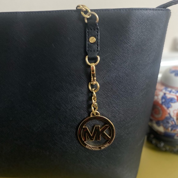 Michael Kors Leather Top-Zip Tote Bag - Picture 6 of 8